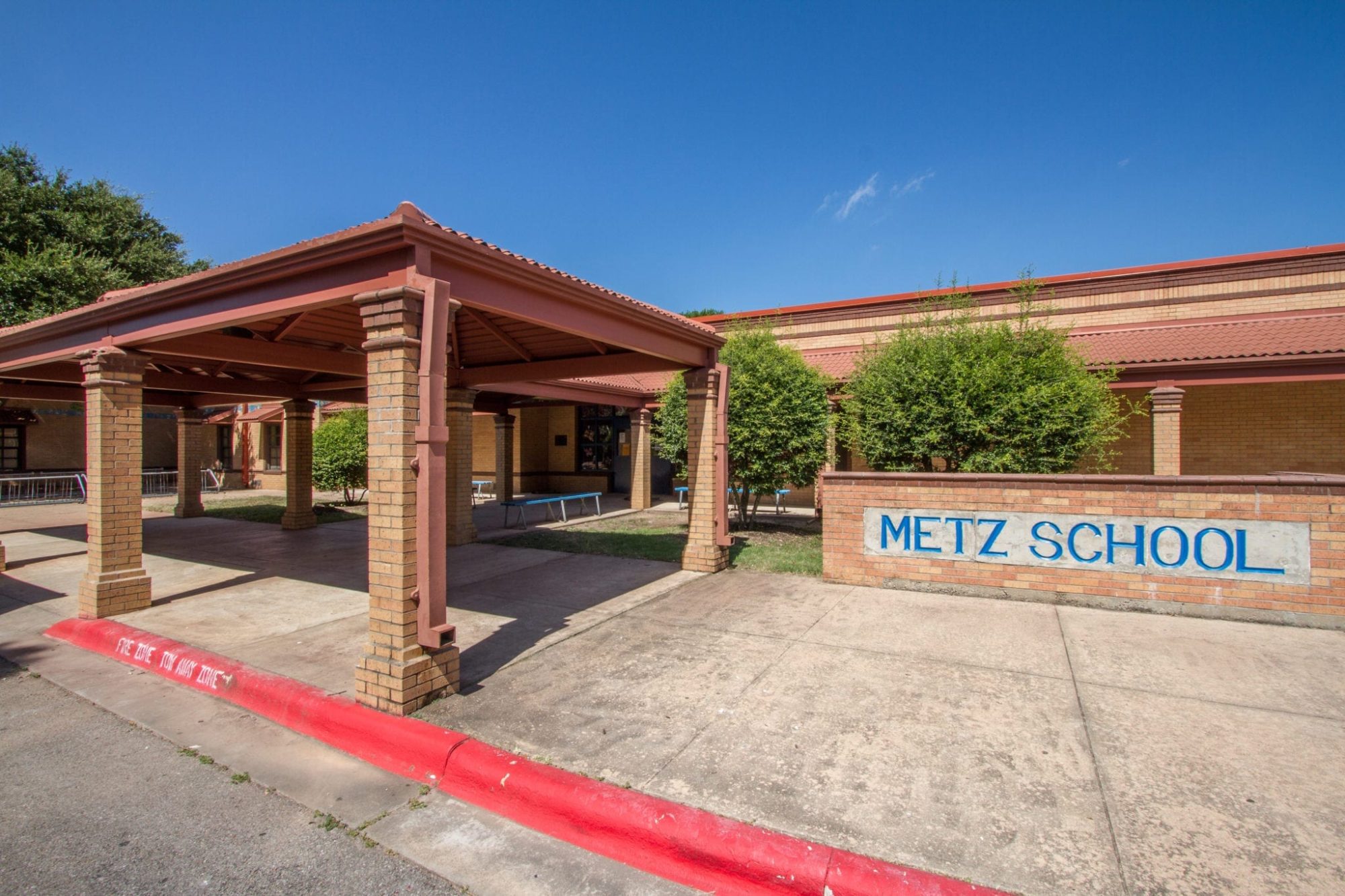 Metz School exterior
